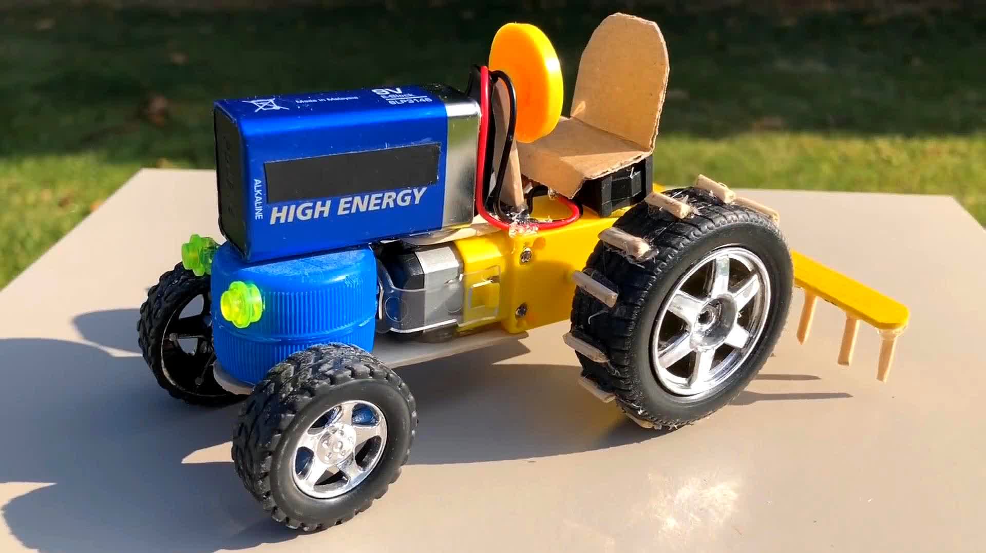 一个小马达改装成的越野车,想不到看着挺好玩的!